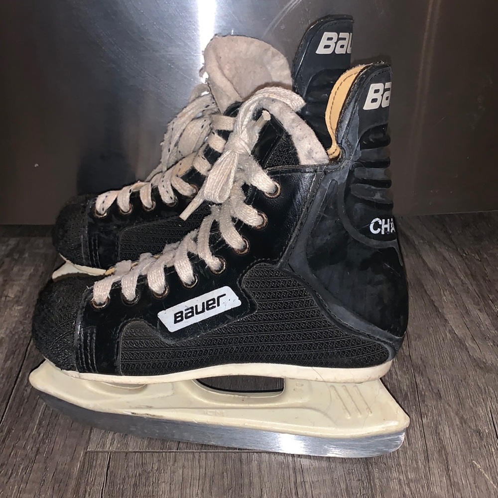 Bauer Challenger  sz 12 hockey skates